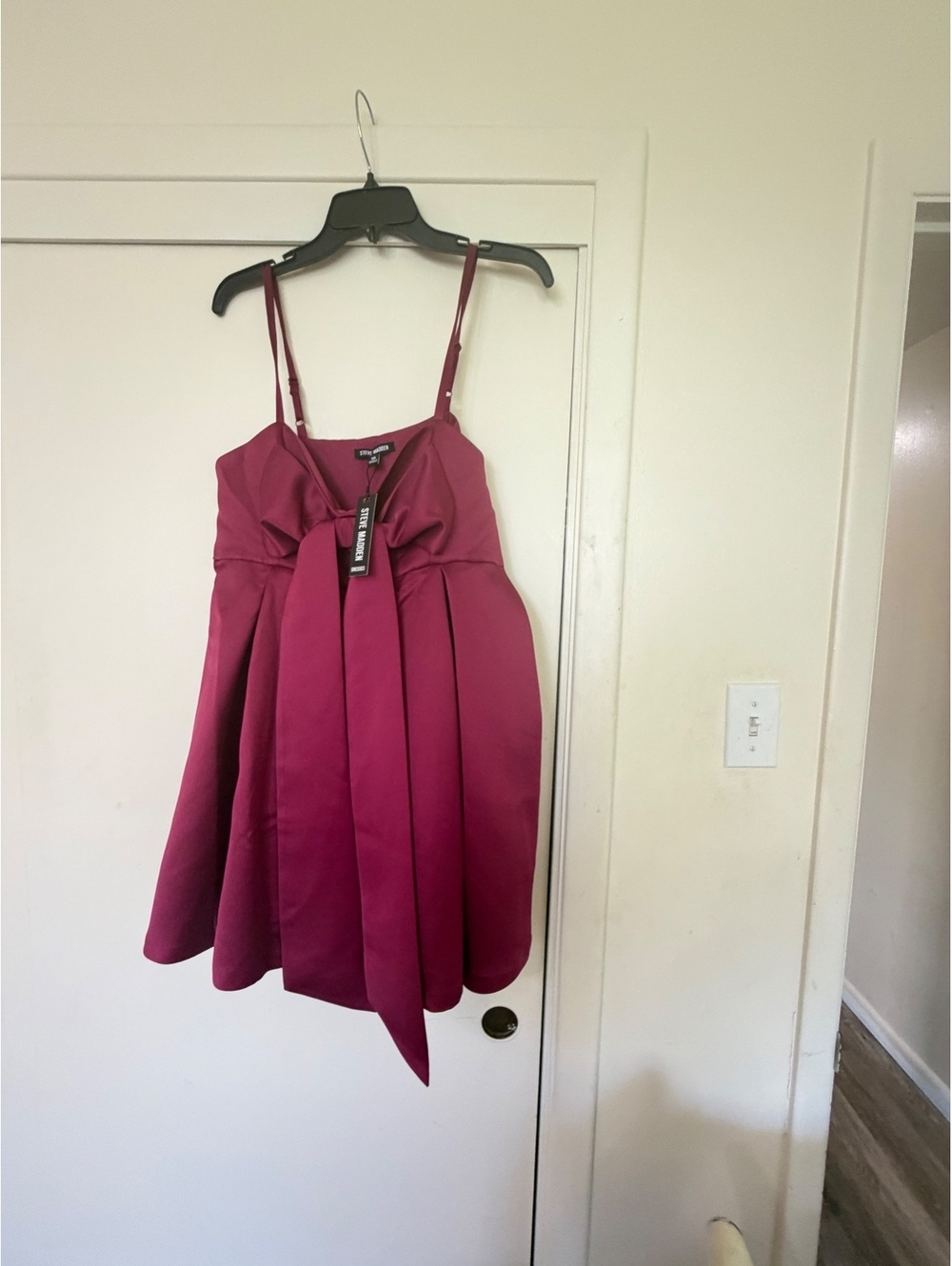 Steve Madden NWT Lyanna front bow sleeveless mini dress in berry